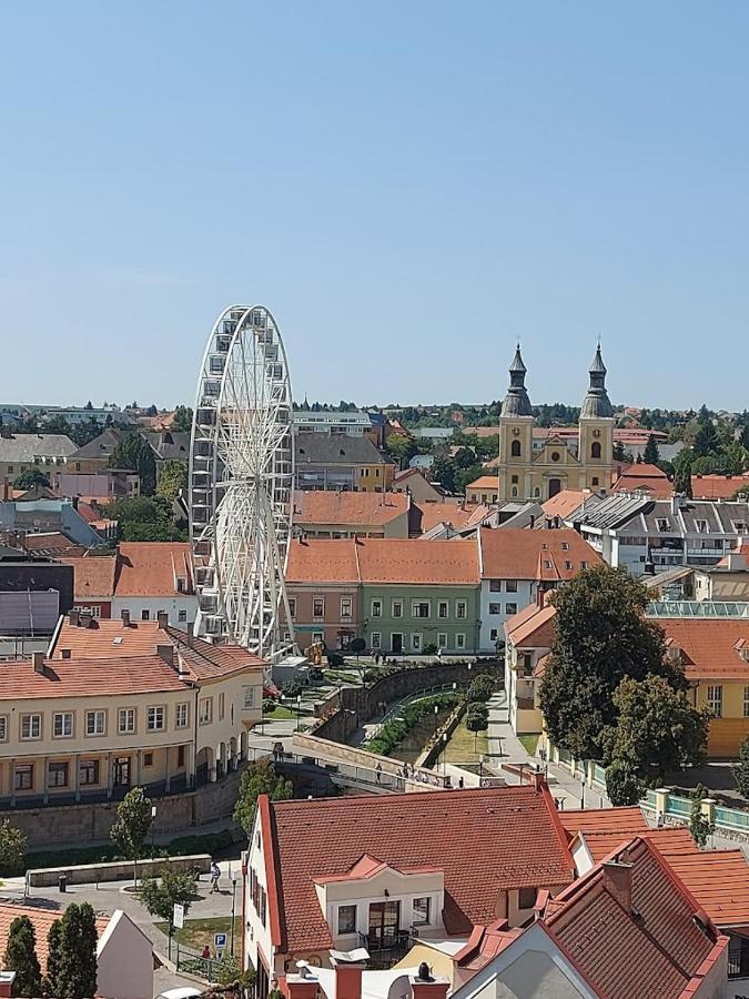Belvarosi Apartman Eger Exteriör bild