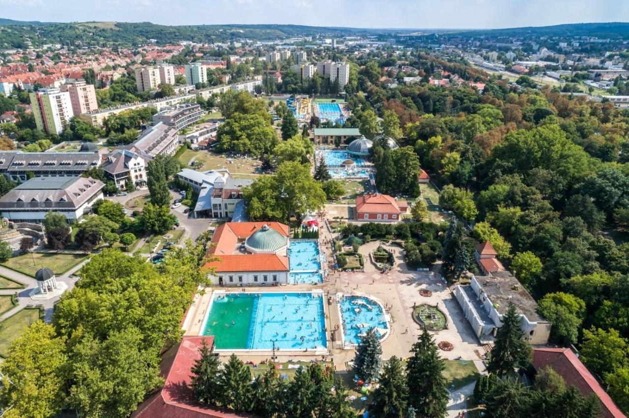 Belvarosi Apartman Eger Exteriör bild